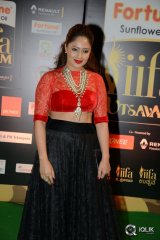 Nikesha Patel at IIFA Utsavam 2016